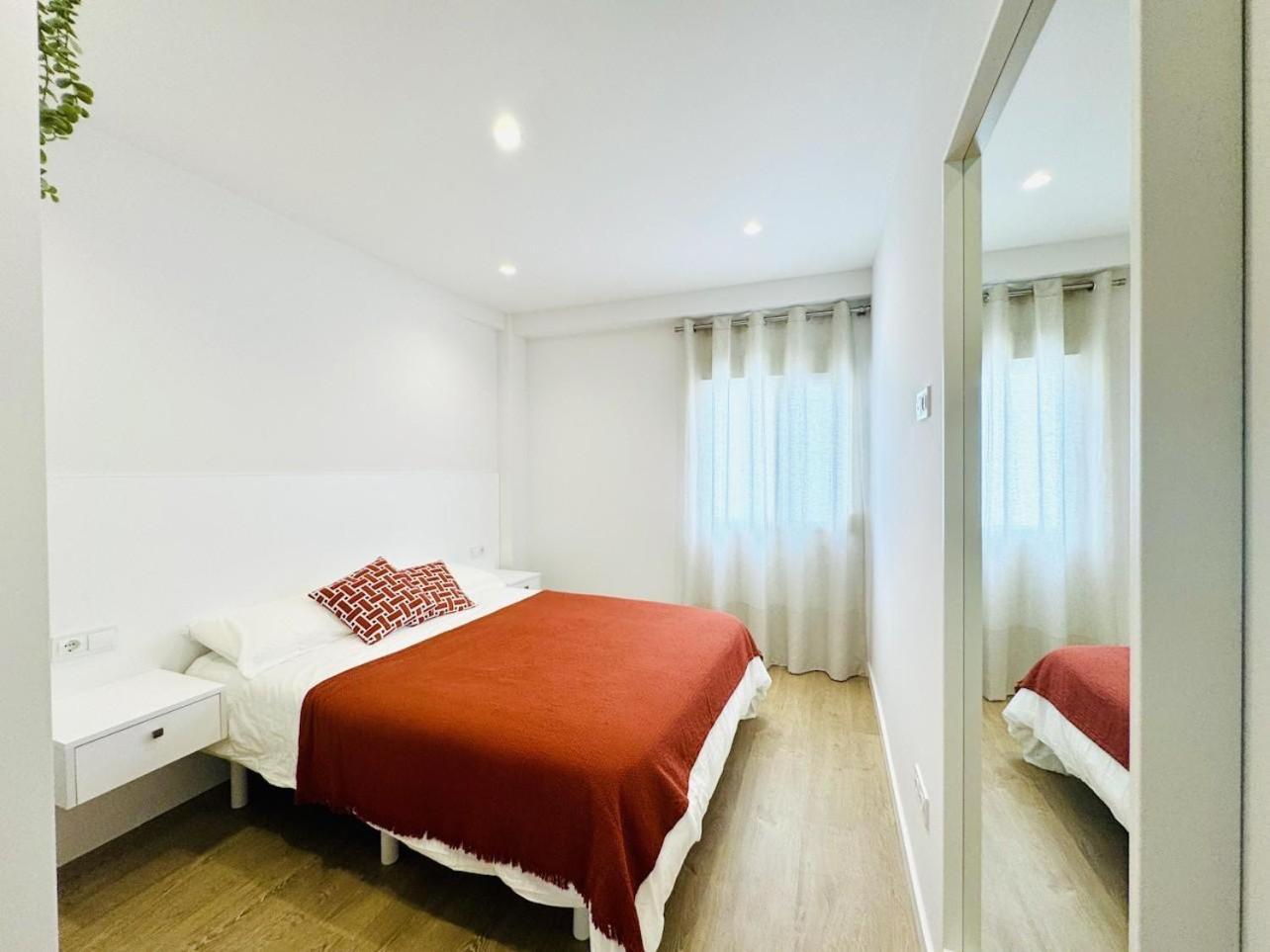 Family Apartment In The Malaga City Center Exterior photo